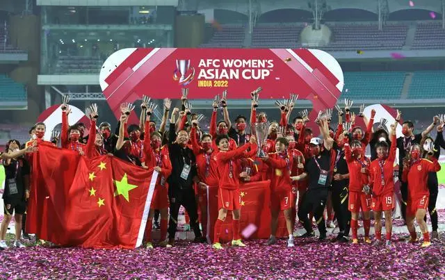 半岛·综合体育官网入口：足球什么是四强队员